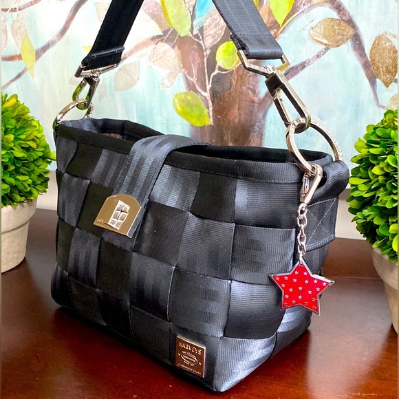 HARVEYS⭐️The Original Seatbeltbag⭐️CLASSIC🖤BLACK🖤CARRIAGE RING HOBO BAG🌟EUC🌟 - Picture 7 of 17